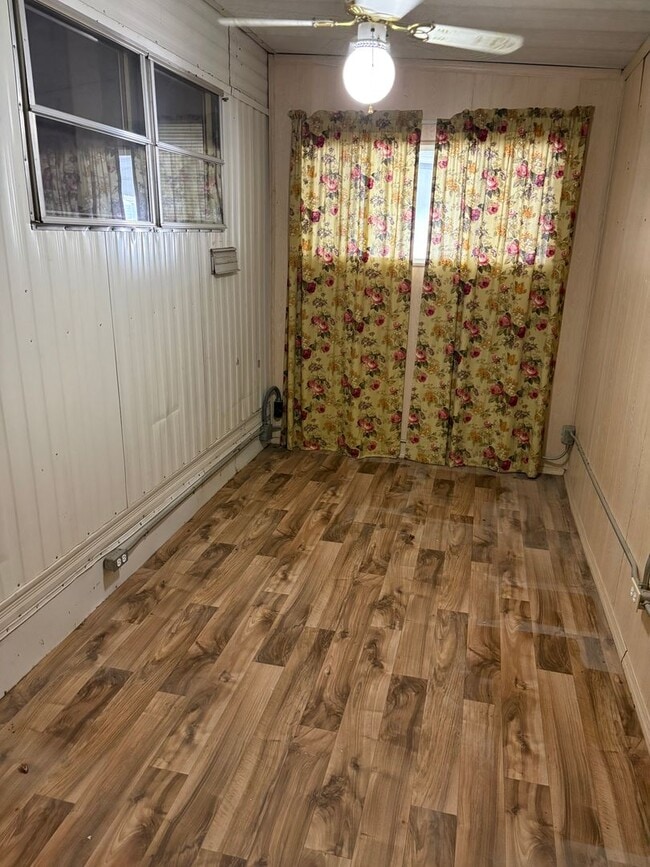 Photo - Tavares 1 Bed 1 Bath Waterfront Mobile Home Unit 1
