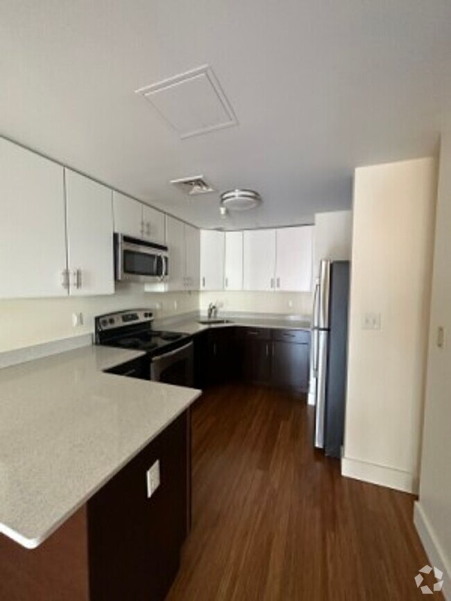 Building Photo - DOWNTOWN (EMERSON/SUFFOLK/NESL) - 2 Bed Ap... Rental