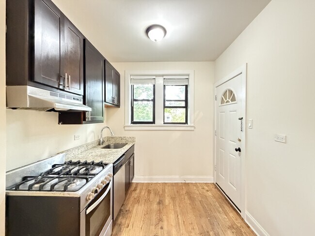 Photo - 4127 N Ashland Ave Unit 3