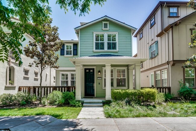Modern Townhome in Prime Location — Walkab... - Modern Townhome in Prime Location — Walkab...