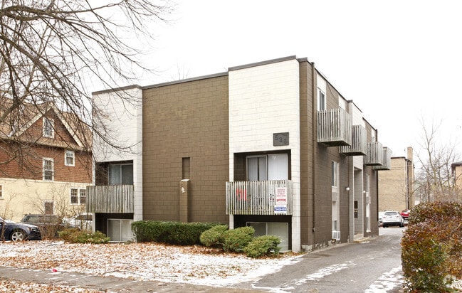 Building Photo - 526 Linden St