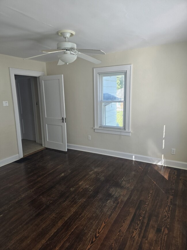 Photo - 1206 E 8th St