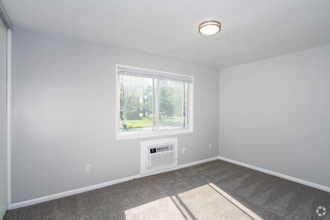 1,BR, 1 BA - 600SF - Bedroom - Fulton Flats North