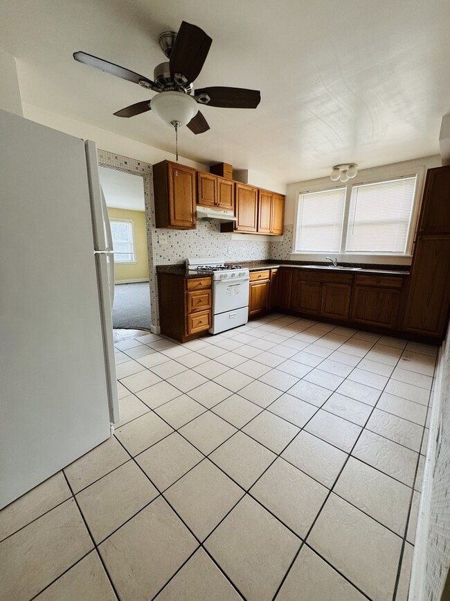 Photo - 2626 W Balmoral Ave