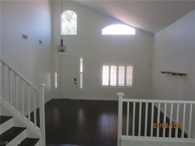 Photo - 499 Holly Hunt St