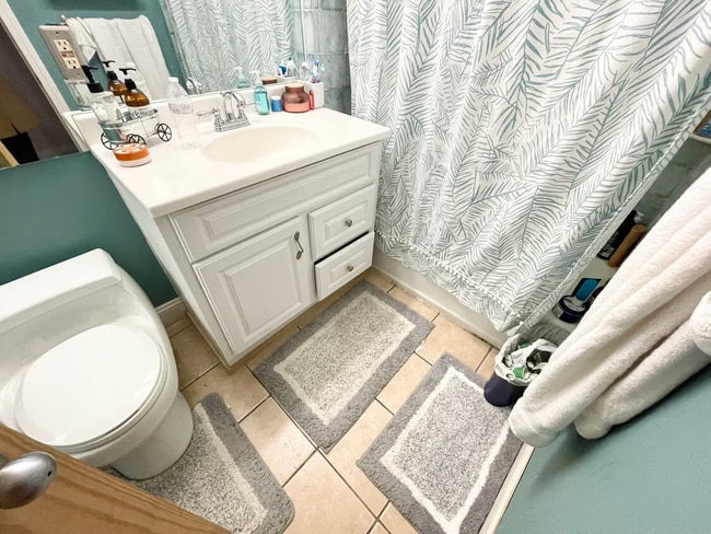 Images are representative samples of the advertised unit. Actual units shown during tours may differ - 206 Northampton St Unit 1E