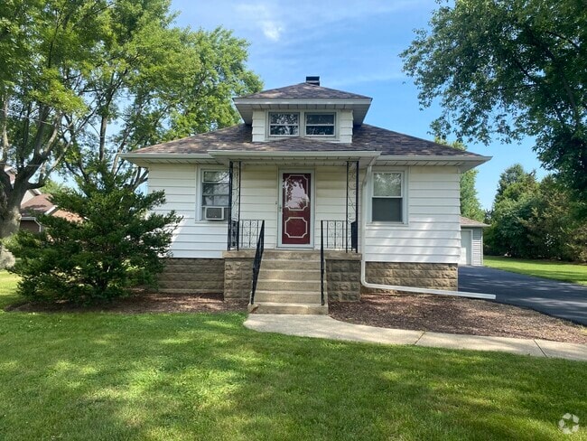 Building Photo - 930 E North St Rental