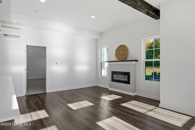 Photo - 1 Frst Rdg Blvd Unit SILVER