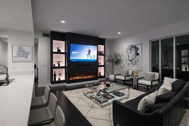 Photo - 300 E 4th St Unidad 402