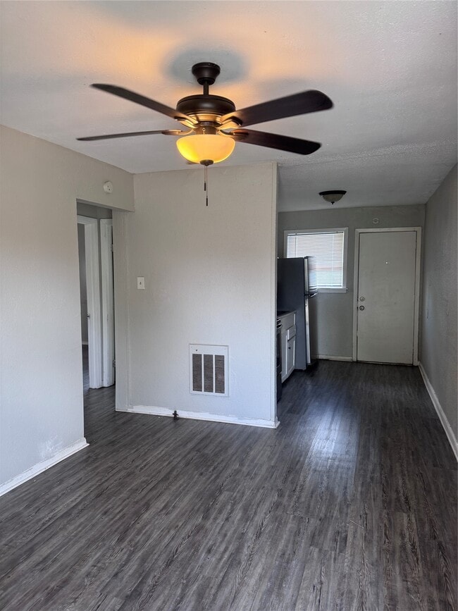 Photo - 1610 Mystic St