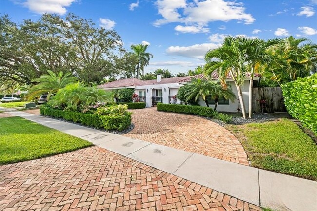 Photo - 757 SW 7th St