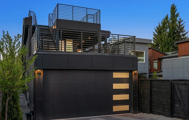 Building Photo - 421 14th Ave W