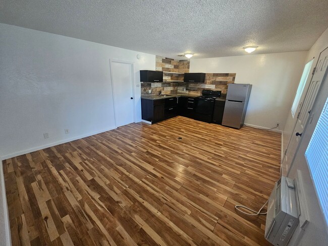 Photo - 1 Bedroom 1 Bath Triplex Unit in Los Molinos! Unit #4