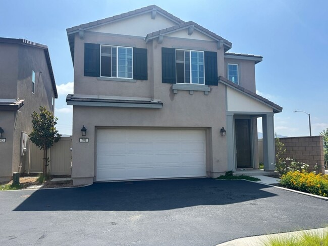 Modern, Energy-Efficient 3-Bedroom Lake El... - Modern, Energy-Efficient 3-Bedroom Lake El... House