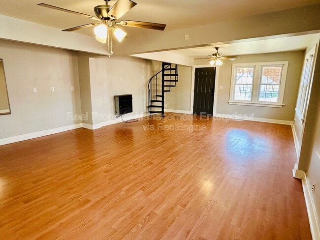 Photo - 2519 W Park Pl