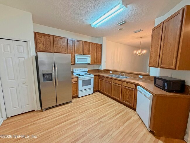 Photo - 3888 Summer Grove Way S