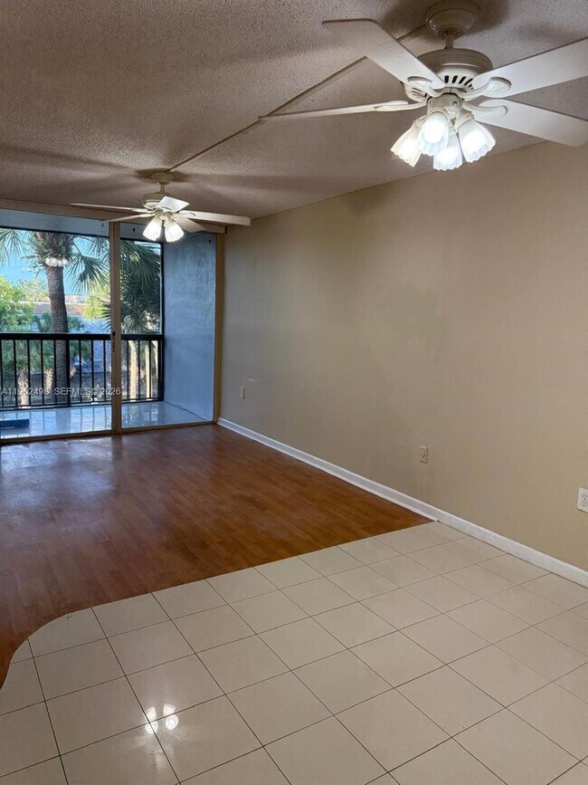 Photo - 10825 SW 112th Ave Unidad 312