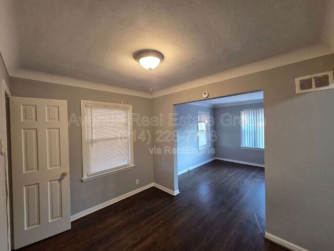 Photo - 8573 Kathlyn Dr