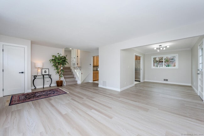 Photo - 14 Amherst Rd