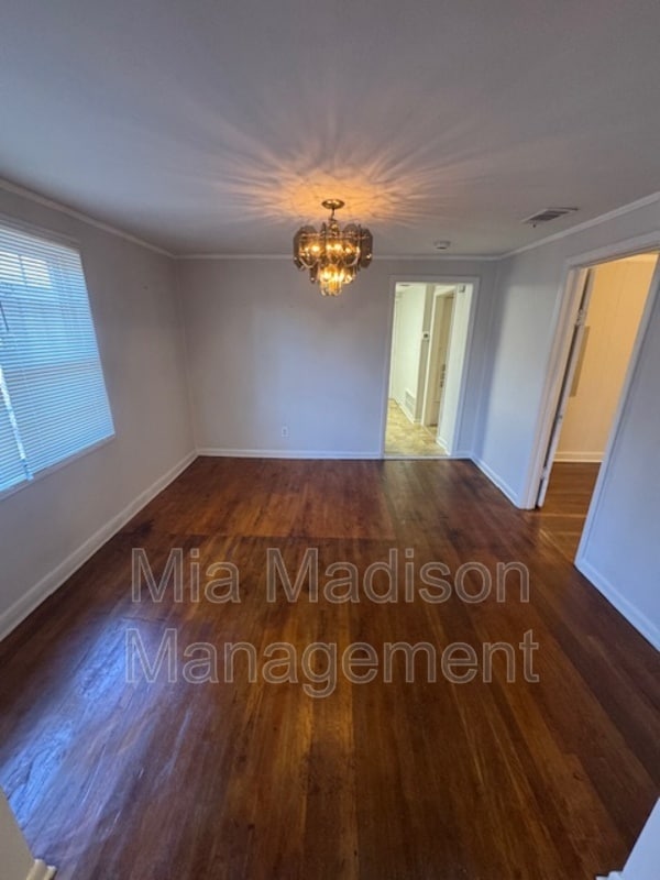 Photo - 1026 W 41st St