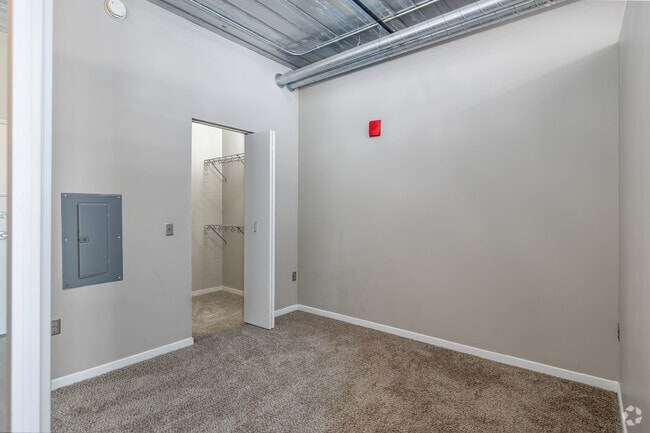 1BR, 1BA - 650SF - Bedroom