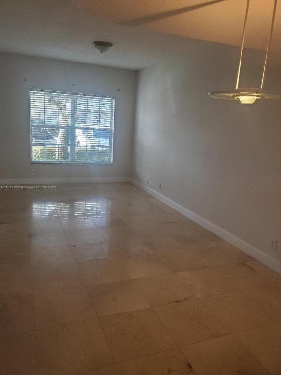 Photo - 16645 Hemingway Dr