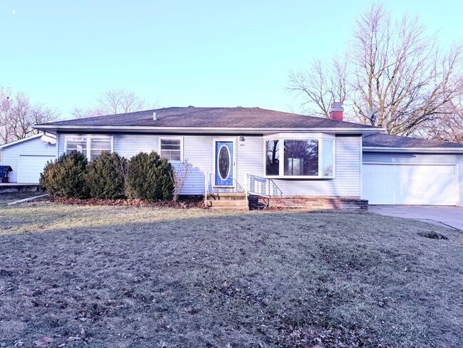 Building Photo - 3-Bed House in Waterloo