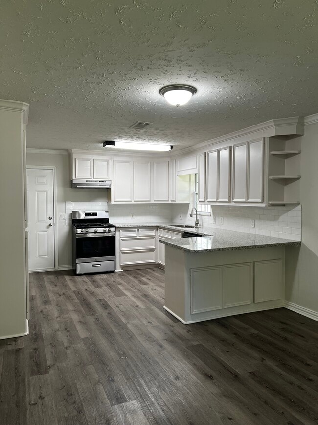 Photo - 230 N Holly Ave