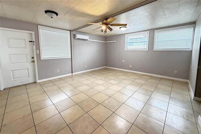 Photo - 3022 W Walnut St