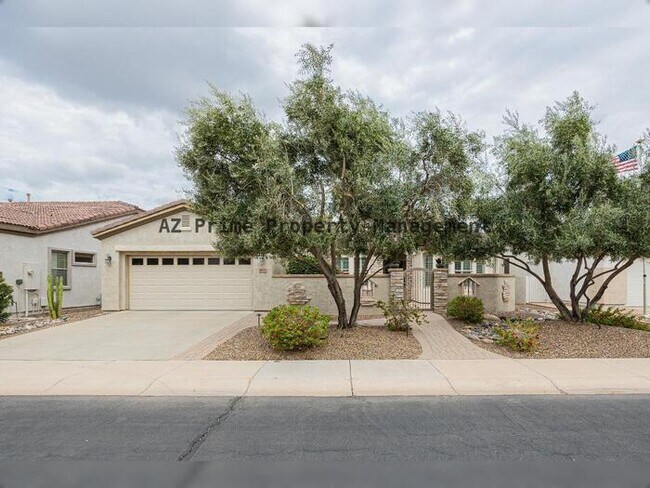 4652 E Donato Dr