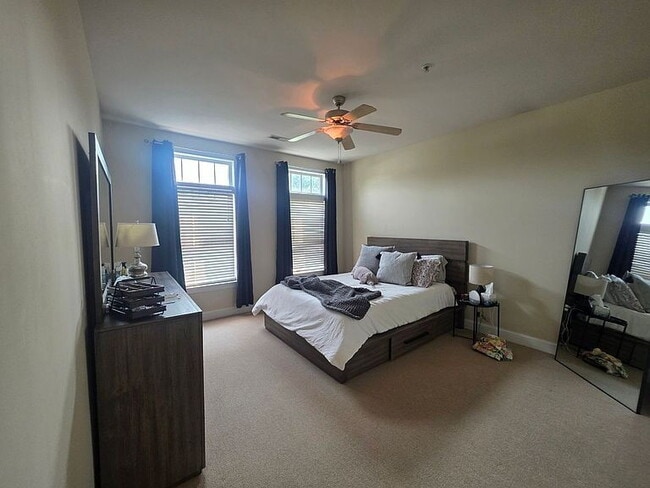 Photo - "Charming 2-Bed, 2-Bath Spacious Retreat in Norfolk - 1,500 Sq Ft of Modern Comfort!"