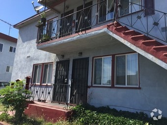 Lower Unit on Left - 545 N Hoover St Unit 2