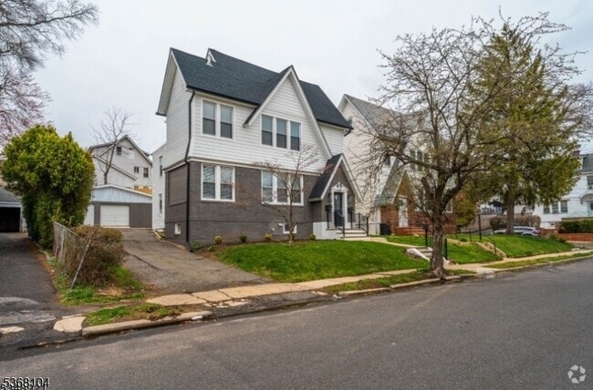 Building Photo - 41 Meadowbrook Rd Rental