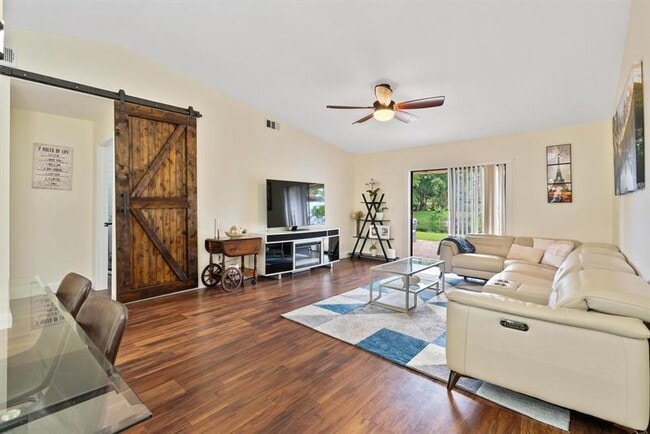 Photo - 6734 Bridlewood Ct