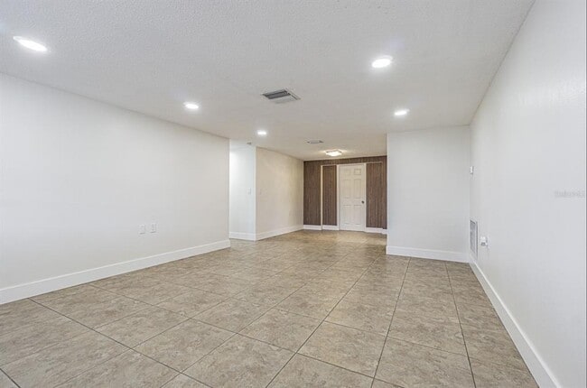 Photo - 5631 Riddle Rd