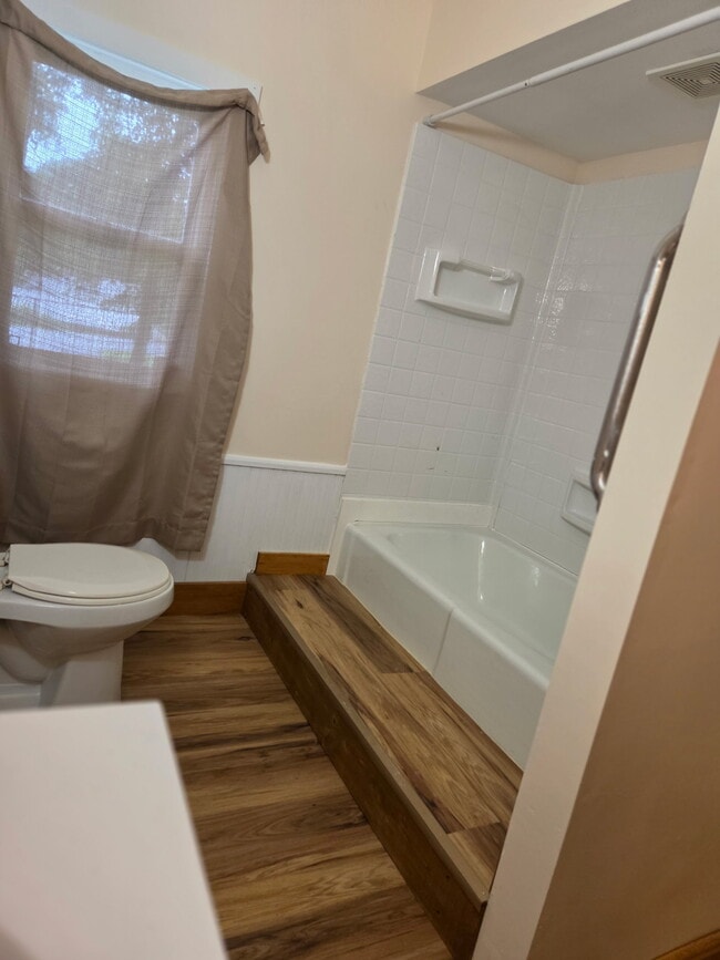 109 Pleasant St Unit 3