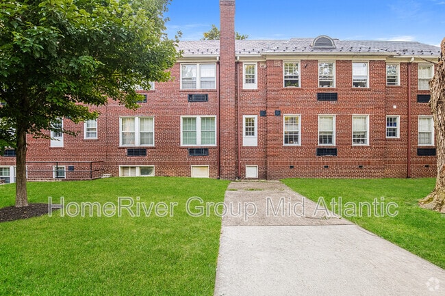 Building Photo - 715 S Washington St Rental
