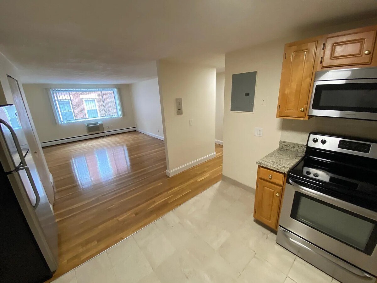 Photo - 230 Babcock St Unit 4C