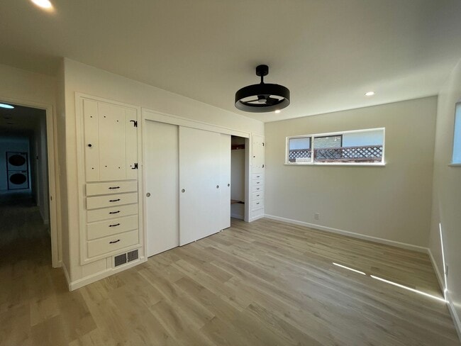 Photo - 2746 Cowper St