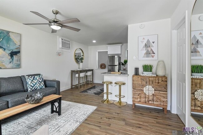 Photo - 212 Centerville St NE Unidad 4