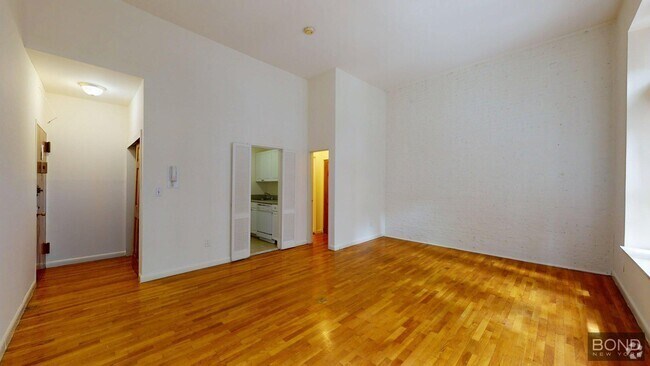 Building Photo - 107 W 69th St Unit 1B Rental