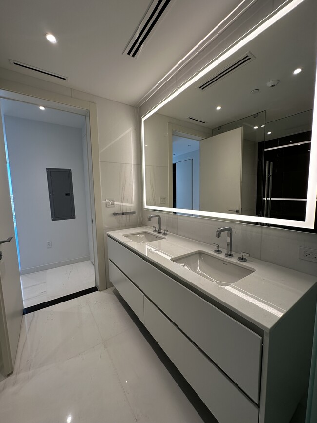 Photo - 488 NE 18th St