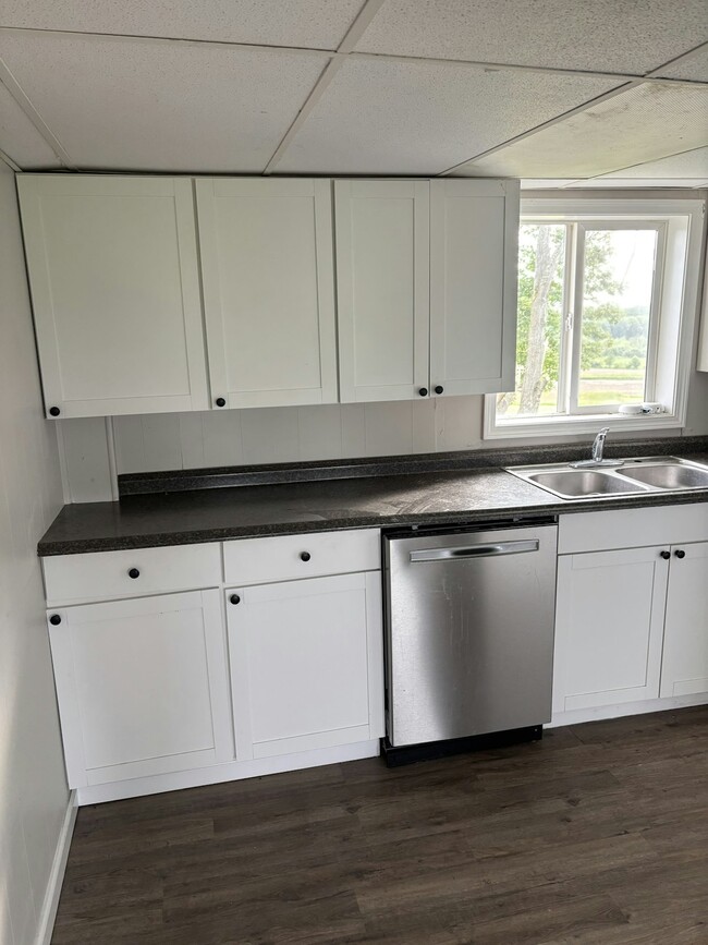 Building Photo - 4215 Pearsall Rd Rental