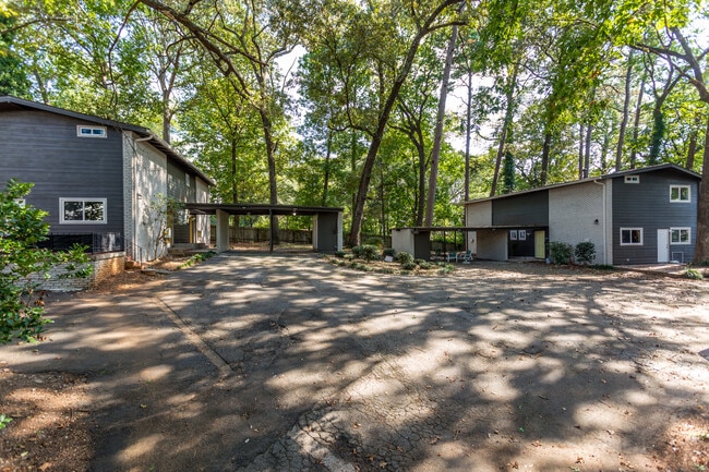 Photo - BROOKHAVEN DELUXE