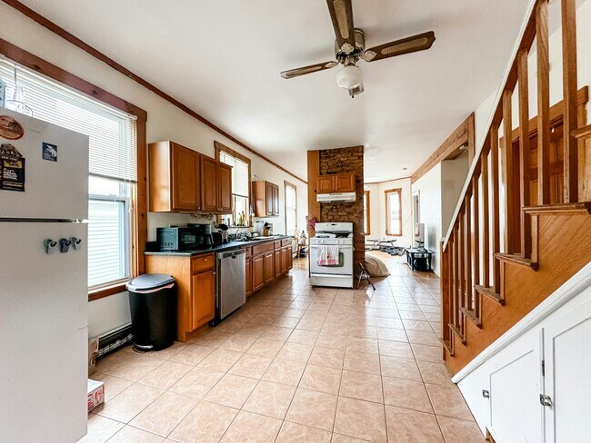 Building Photo - 3 Sachem St Unit #3 Rental