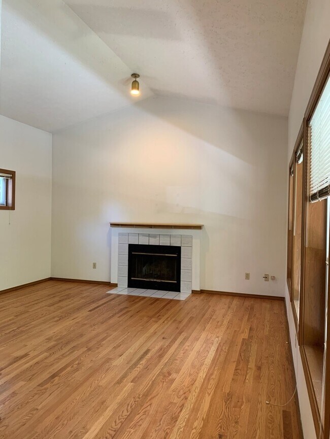 12308 35th Ave NE