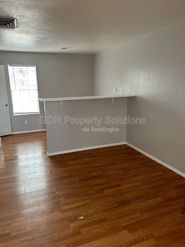 Photo - 401 14th St NW Unidad 33
