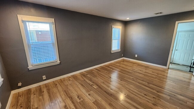 Photo - Beautiful 2 bedroom house with granite and central heat and air