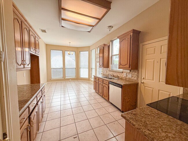 Photo - Spacious 2 story home seconds from Lake Ray Hubbard!