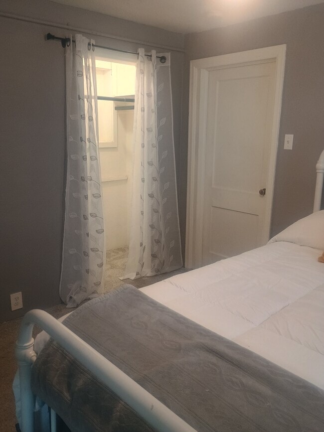 Photo - 700 W 17th St Unit 1